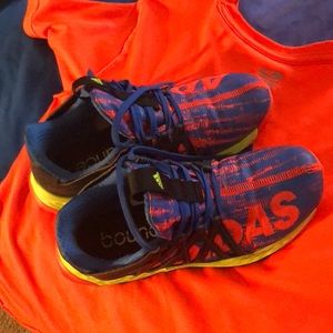 Boys’ New Balance sneakers in sz 4